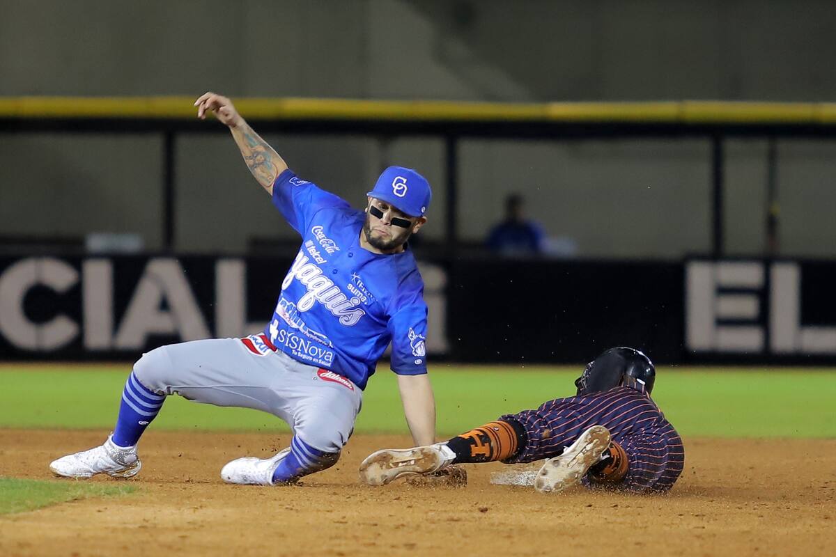 Yaquis batea oportuno y derrota a Naranjeros en el primero de la serie