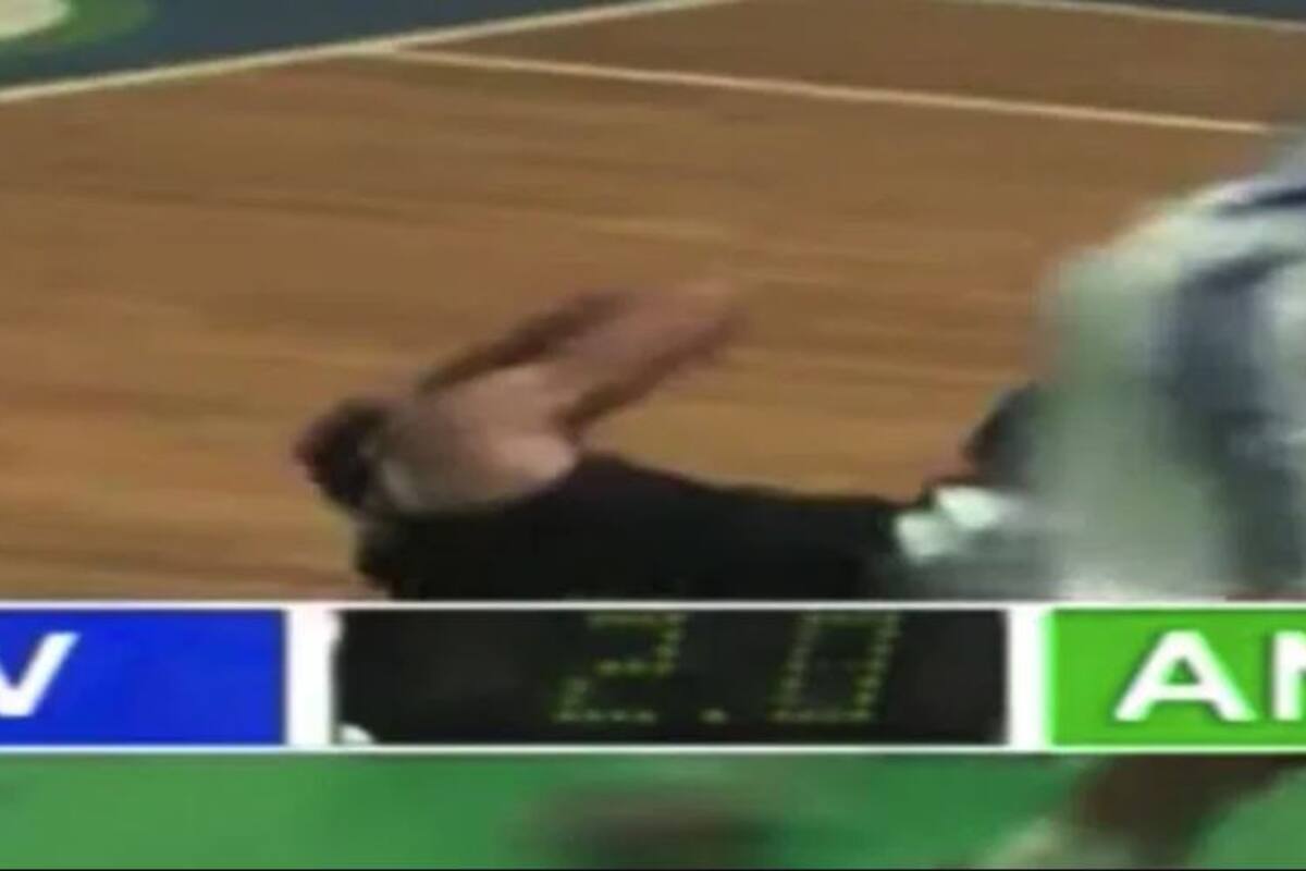 Basquetbolista sufre dramático golpe en pleno partido