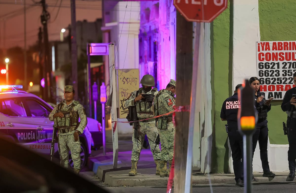 Dos muertos y un lesionado dejó un ataque armado registrado la noche de este miércoles en una llantera ubicada en Garmendia y Sonora, en la colonia Centro de Hermosillo. Foto: Redacción GH