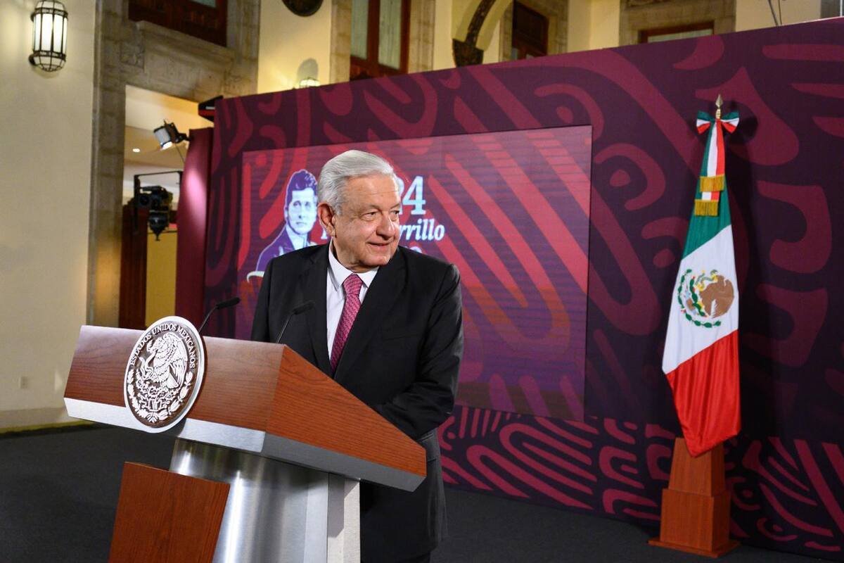 AMLO reconoce: En caso Ayotzinapa se avanzó, pero “no como quisiéramos”; muestra carta que envió a padres