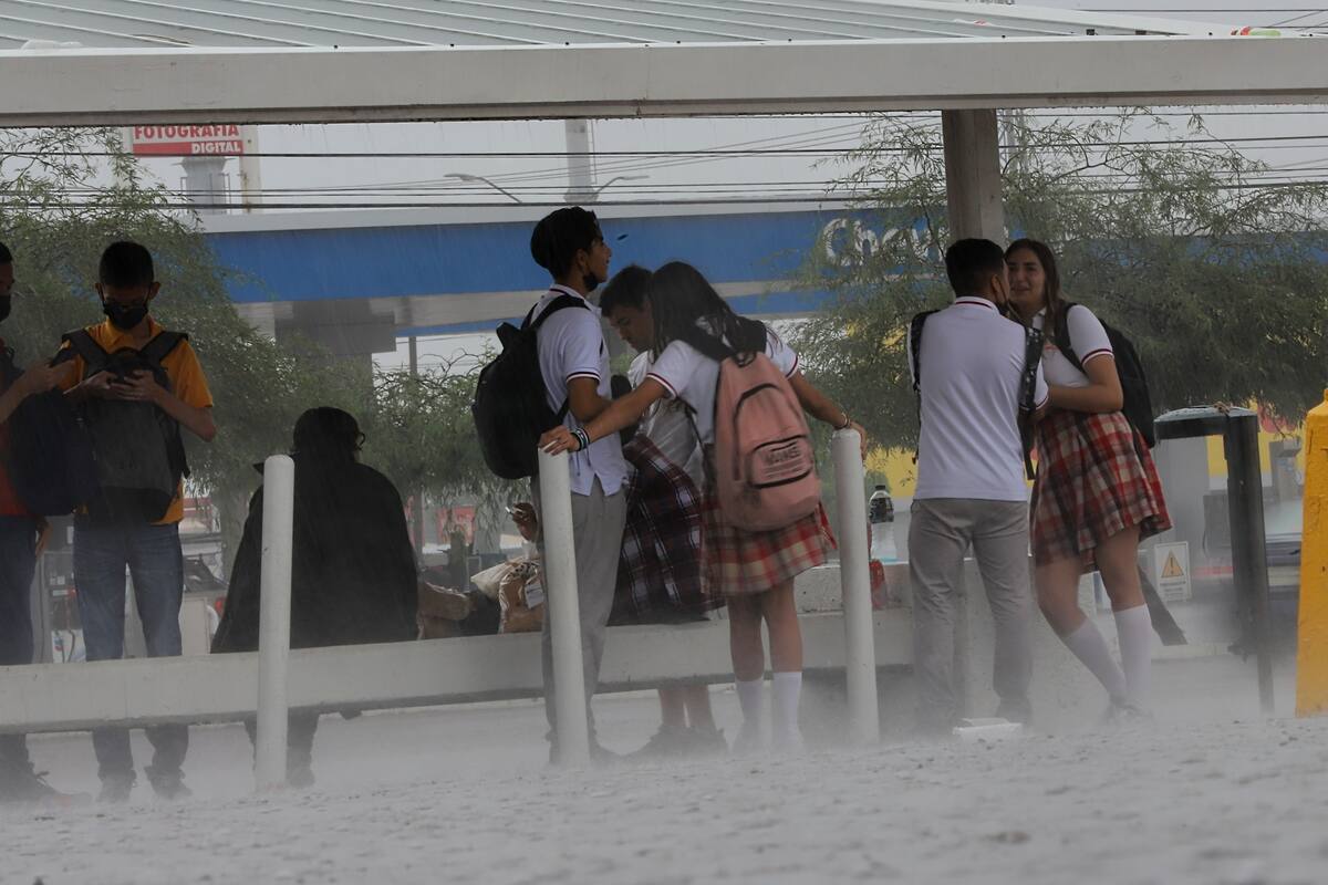 Citarán a estudiantes que han peleado por fuera de escuelas