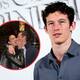 Callum Turner, novio de Dua Lipa, evitará escenas de besos por su relación con la cantante: “Mis besos son solo para Dua”