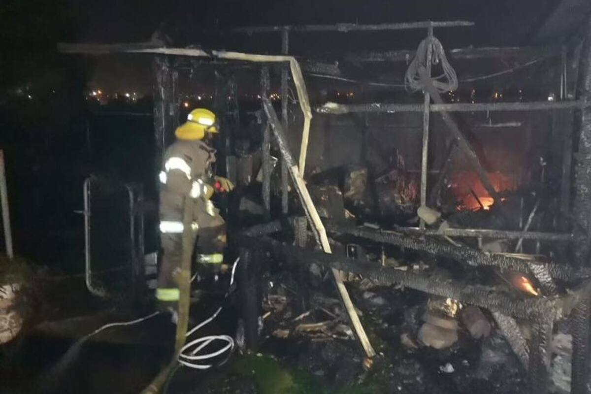 Provocan vientos incendios en viviendas y bodega de Rosarito