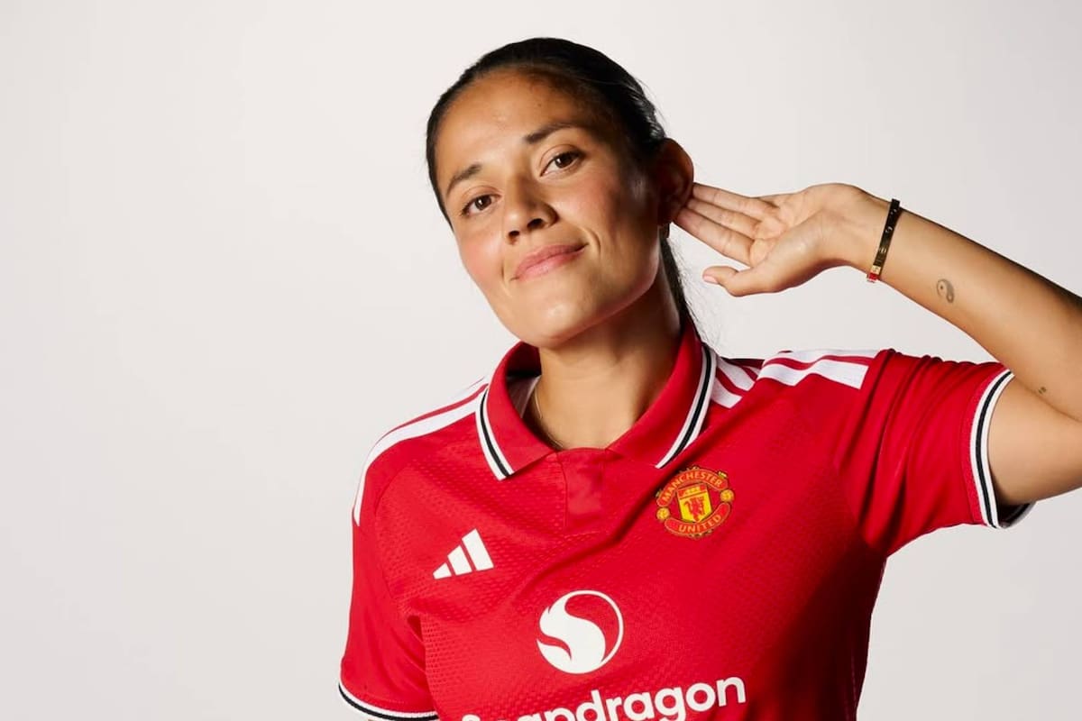 ¿Cuándo podría debutar Rebeca Bernal con Manchester United?