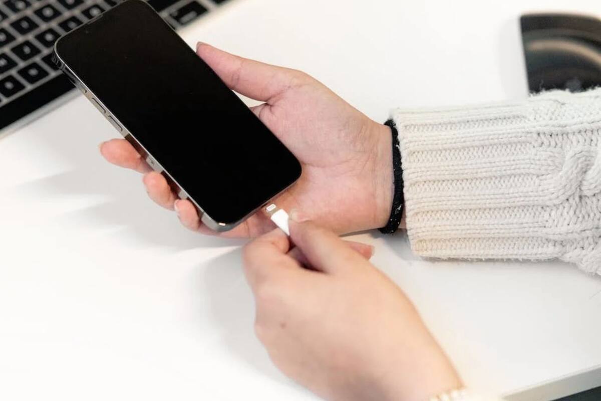 Consejos para cargar tu celular sin luz eléctrica