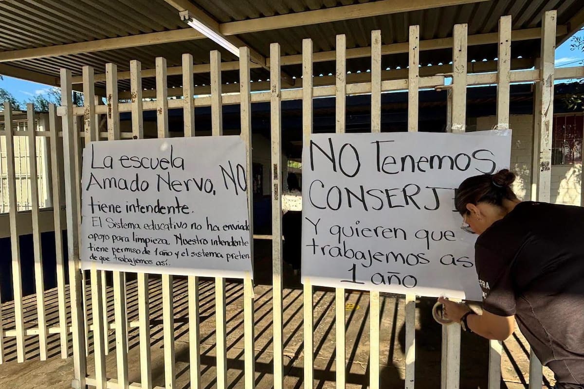 Personal toma primaria Amado Nervo en inicio de clases; madres de familia buscarán amparo para exigir clases