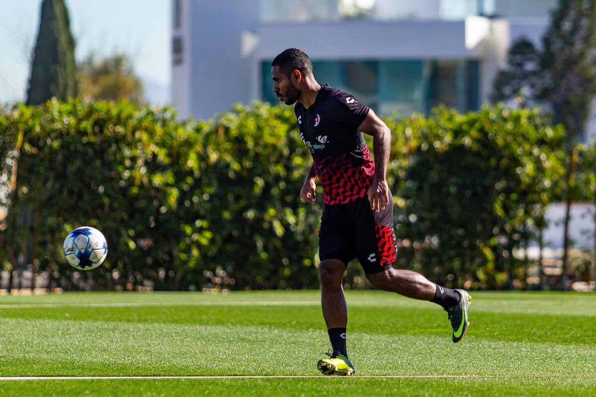 Brayan Angulo no pone pretextos en Xolos