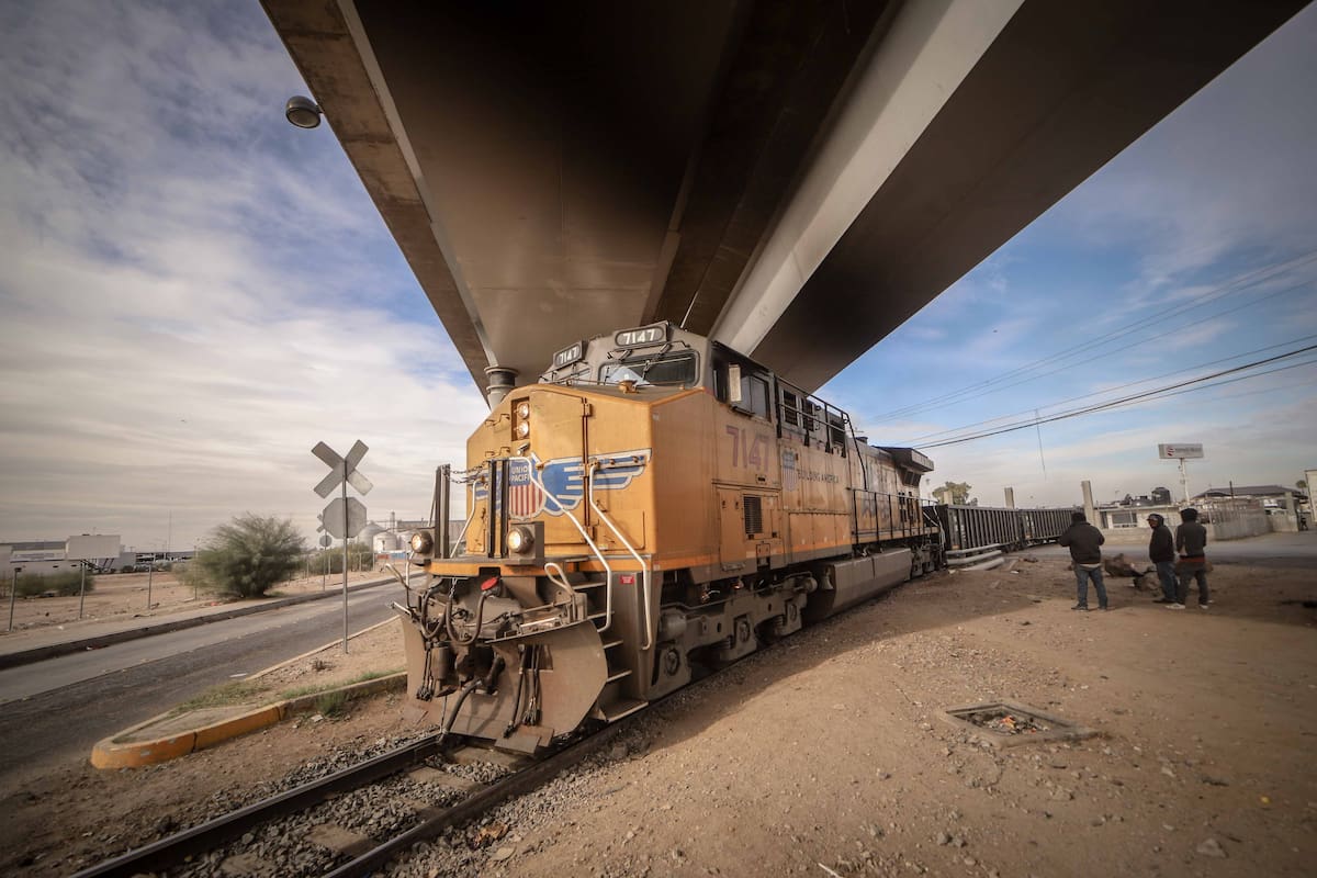 Hombre cae del tren y sufre la amputación de ambas piernas
