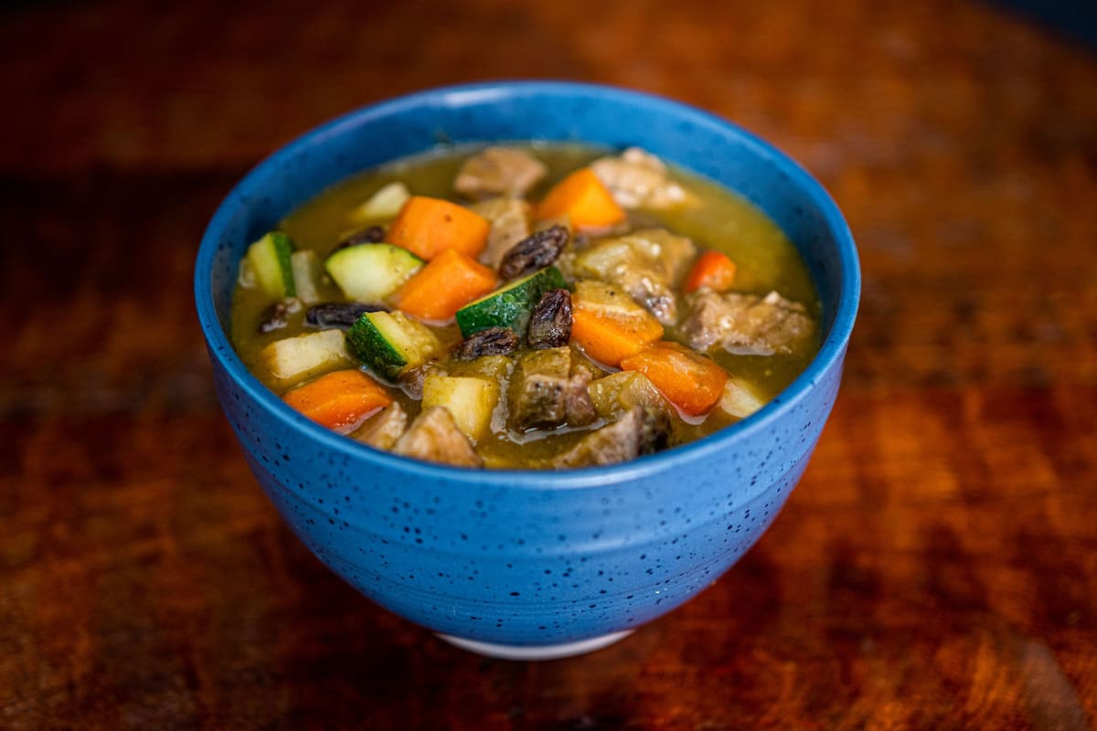 La comida aparece con frecuencia en los refranes mexicanos porque constituye una experiencia cotidiana compartida. Foto: Pexels.