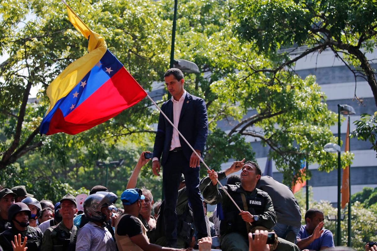 Juan Guaidó, el exlíder opositor de Venezuela, se encuentra ahora en un complejo escenario legal y político. Foto: AP