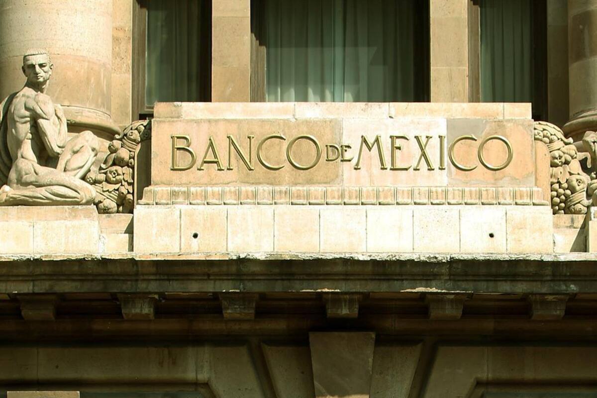 Economía mexicana: Recuperación se ha "moderado" y aún es "incompleta", dice Banxico
