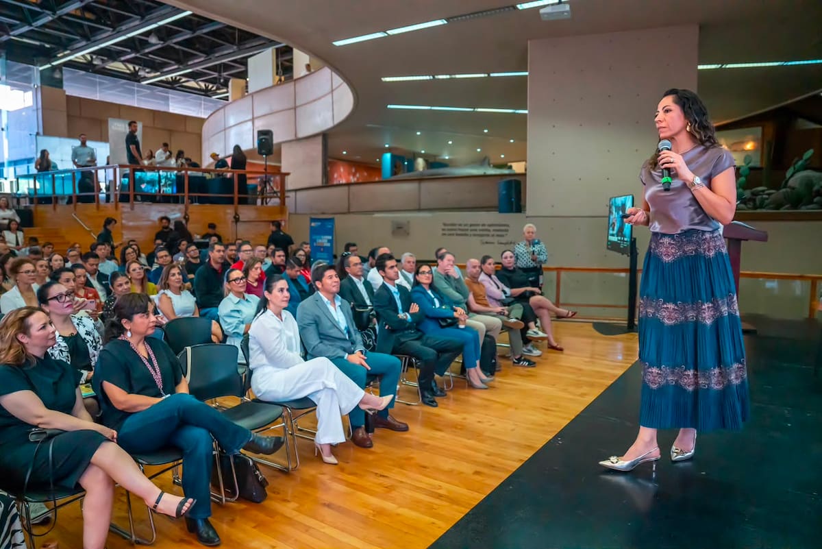 La primera edición de “Café entre Líderes” reunió a empresarios en el CECUT, donde la directora de 3M México compartió estrategias sobre innovación y liderazgo.
Fotos: Border Zoom.