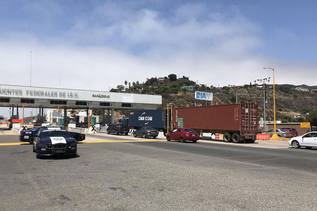 Detienen a tres por intentar tomar caseta de San Miguel en Ensenada