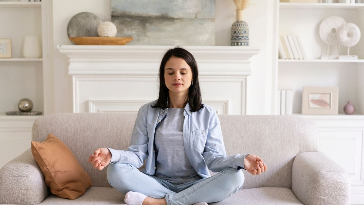 La respiración cuadrada, una técnica recomendada por psicólogos, muestra cómo cambiar la forma de respirar puede bajar la ansiedad, frenar la mente acelerada y ayudar a enfrentar situaciones de tensión diaria