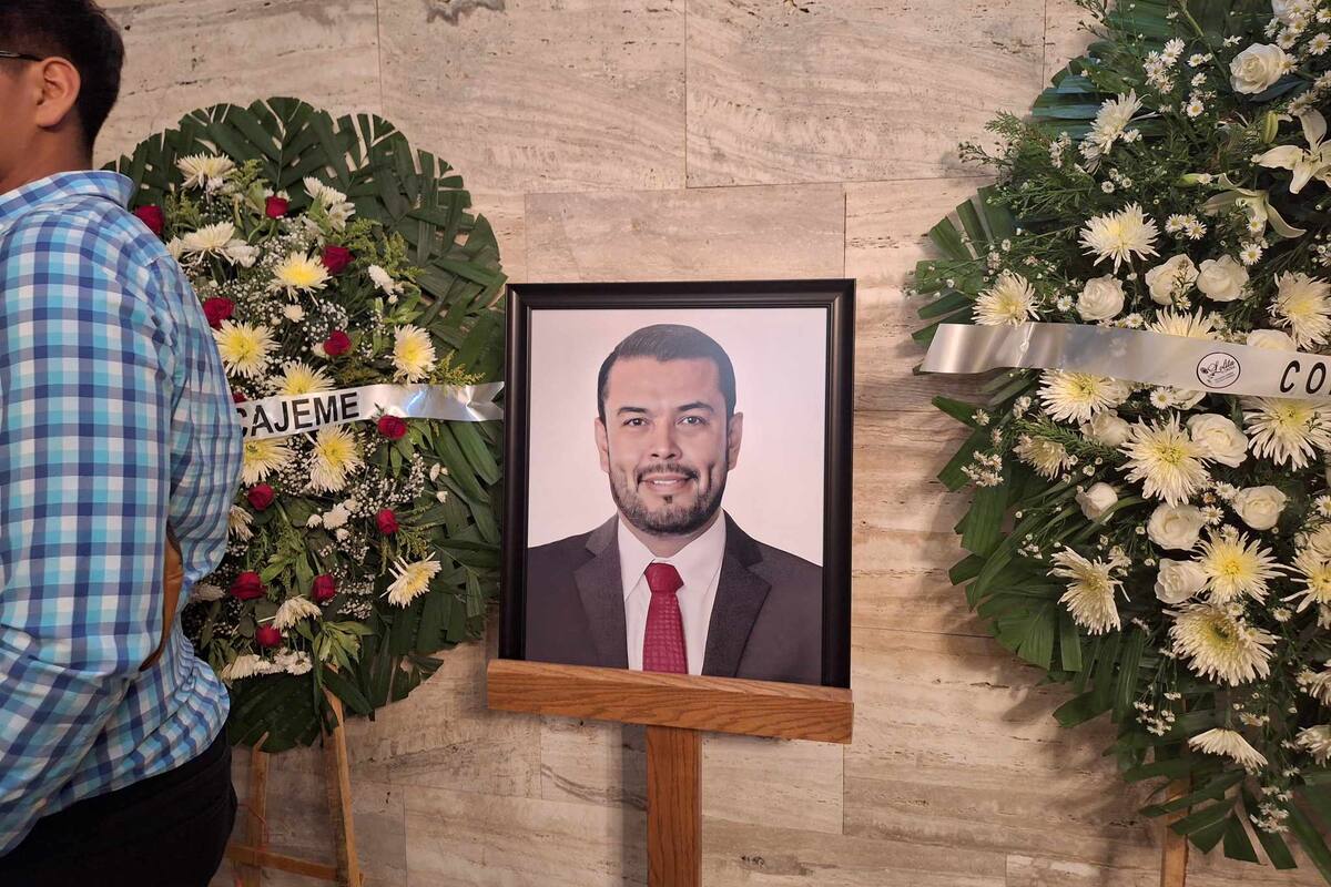 Acuden funcionarios del Ayuntamiento y empleados del Oomapas a funeral de Luis Miguel Castro