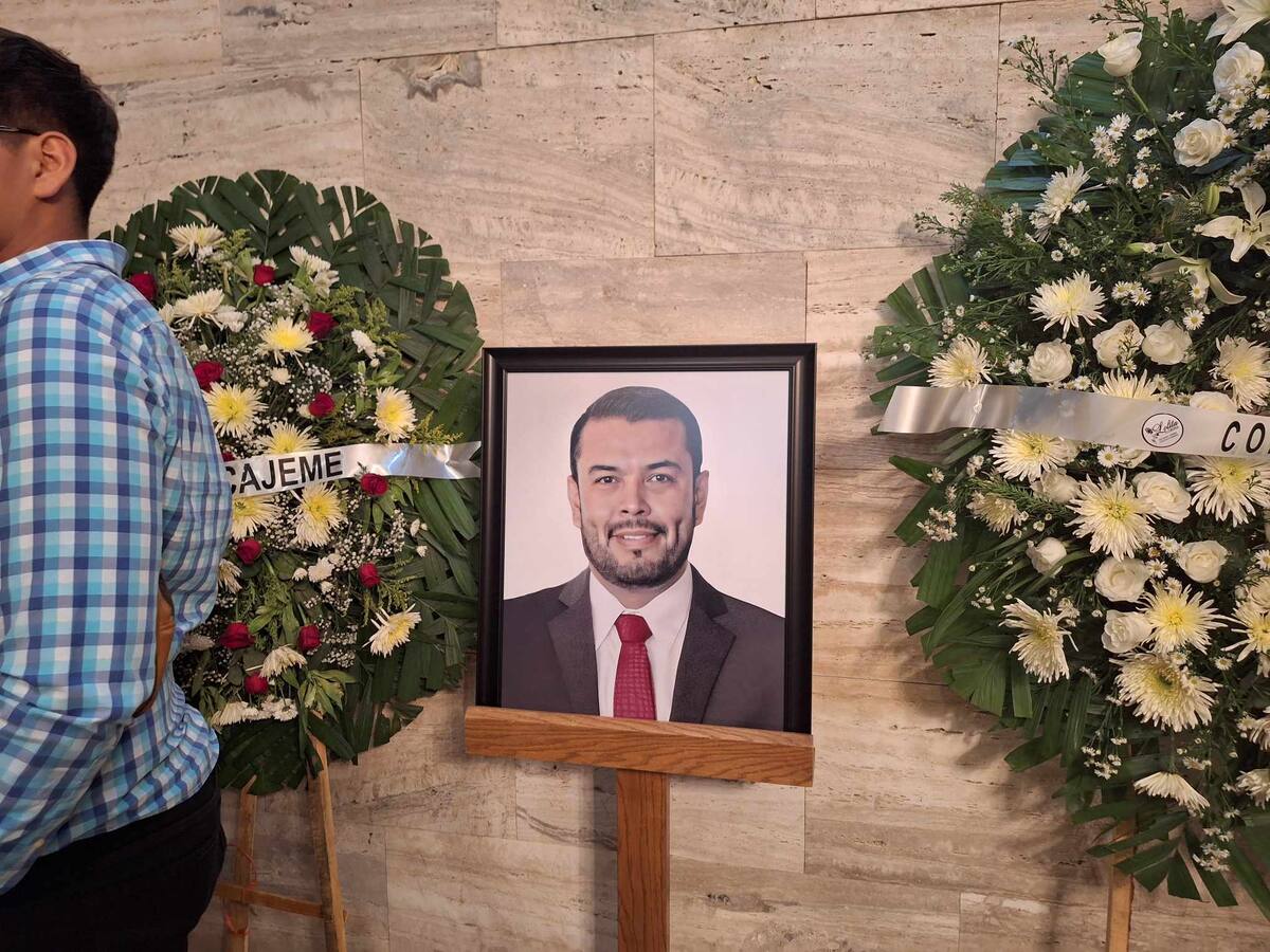 Acuden funcionarios del Ayuntamiento y empleados del Oomapas a funeral de Luis Miguel Castro / Foto: Mayra Echeverría
