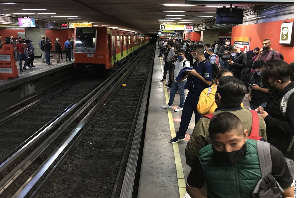 Detienen a hombre por presunto abuso sexual en contra de una joven en el Metro de la CDMX