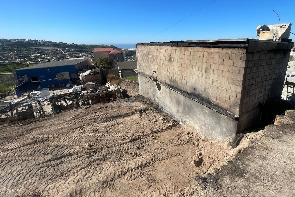 Perdieron todo en minutos: dos familias claman por solidaridad para reconstruir sus hogares en Rosarito