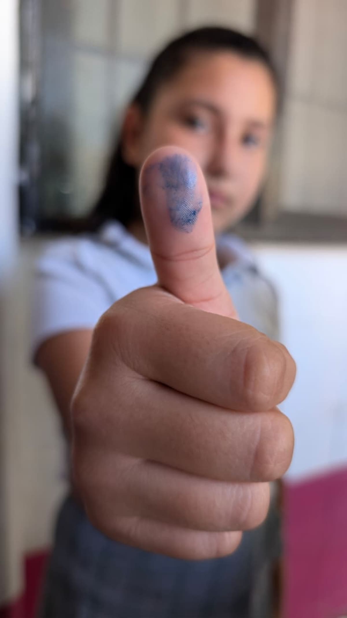 Los resultados de la votación, que incluyó elementos como tinta indeleble y un consejo de vigilancia infantil, se darán a conocer en un acto oficial el próximo lunes.