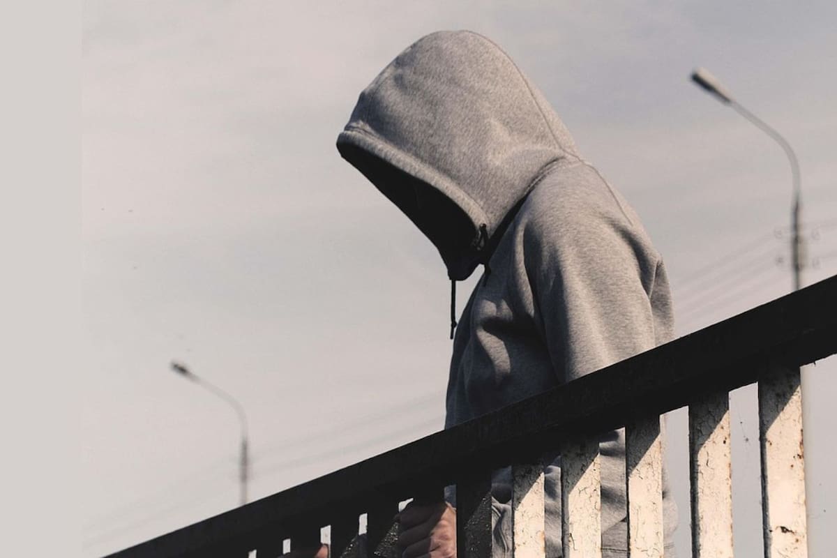 Suicidios juveniles en Japón se mantienen en niveles preocupantes, según informe oficial