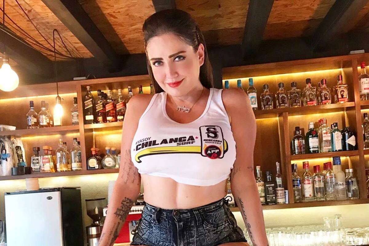 Celia Lora recibe el Año Nuevo tomando y enseñando más de la cuenta