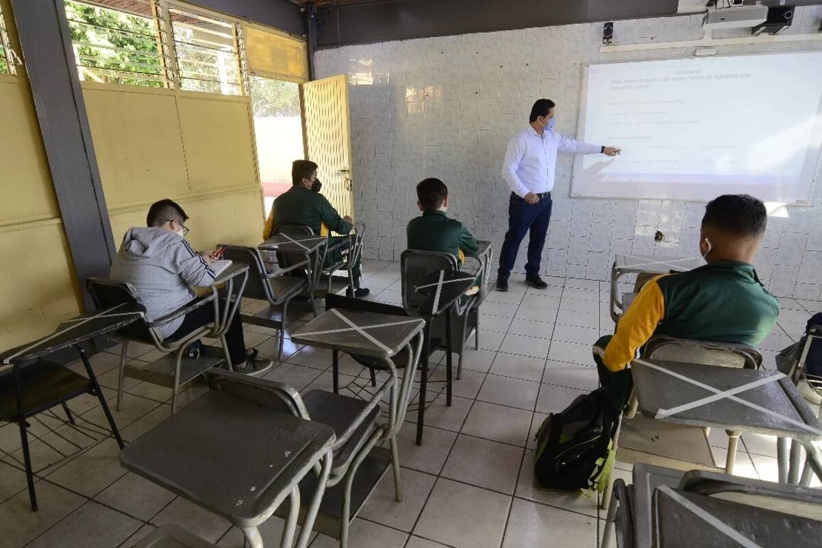 Vuelven niños a escuela en Jalisco por regularizaciones con 9 alumnos por salón