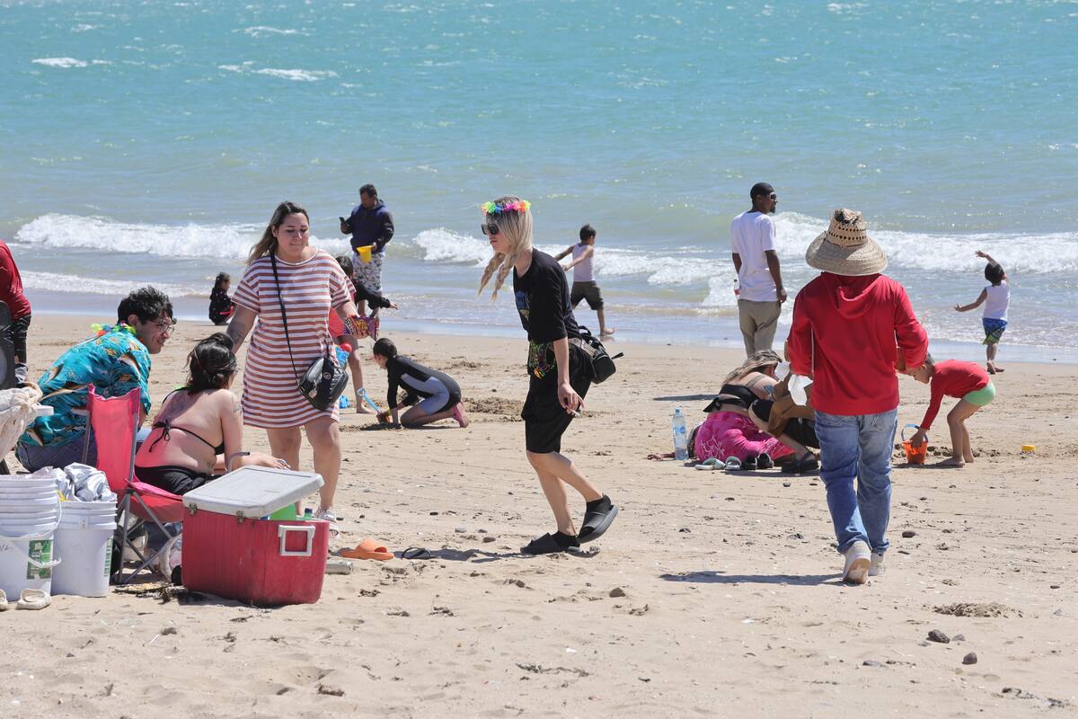Recibe Bahía de Kino más de 3 mil vehículos el fin de semana