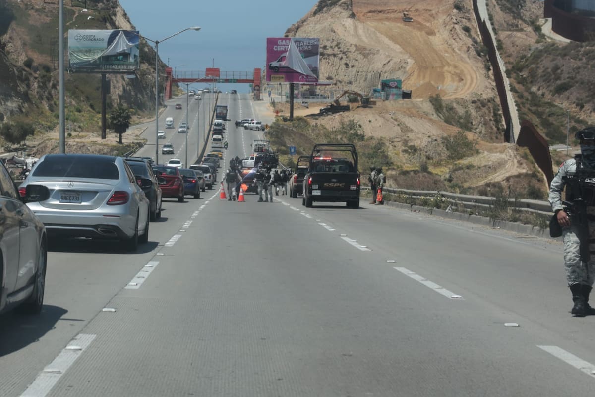 Abandonan manta con amenazas en el puente de El Mirador