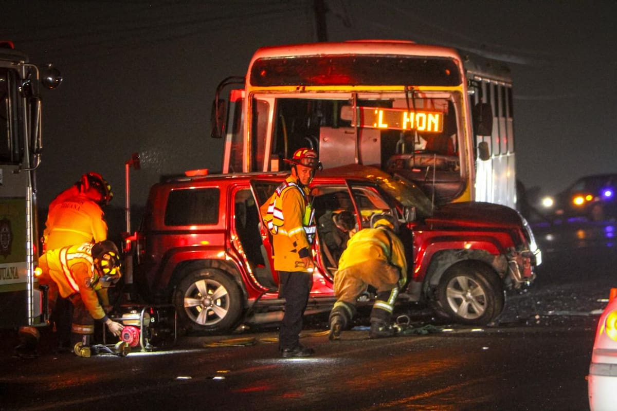 Un hombre murió, una mujer resultó grave y una menor fue trasladada de urgencia tras un choque. Foto: Border Zoom