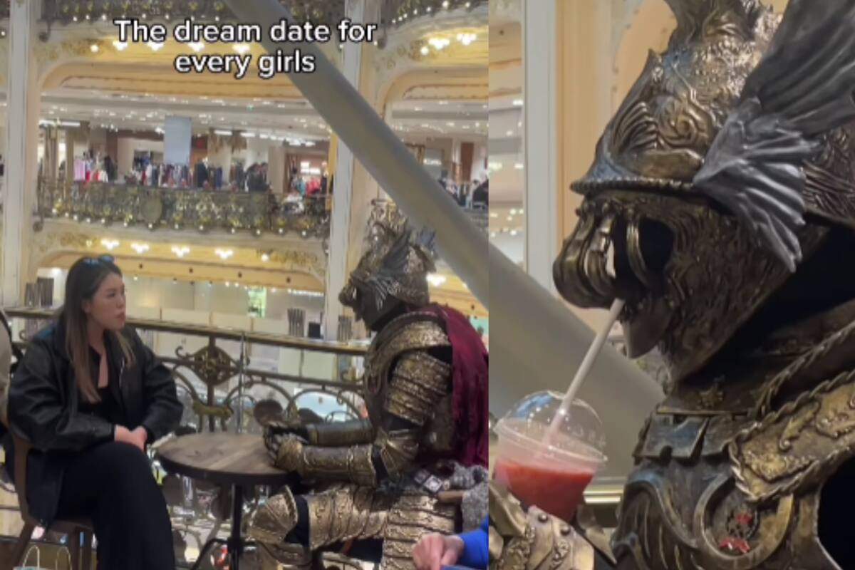 Joven asiste a una cita en restaurante vestido como caballero medieval, con armadura y capa incluida