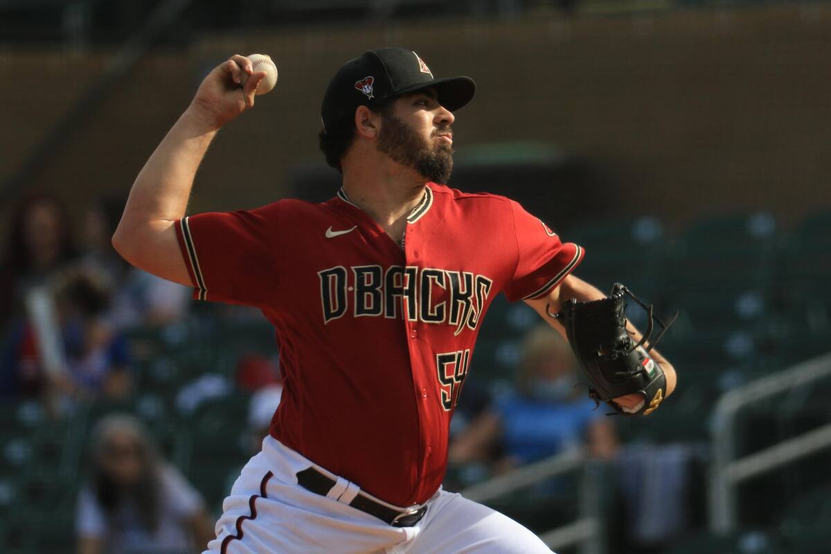 Suben Diamondbacks a Humberto Castellanos al primer equipo