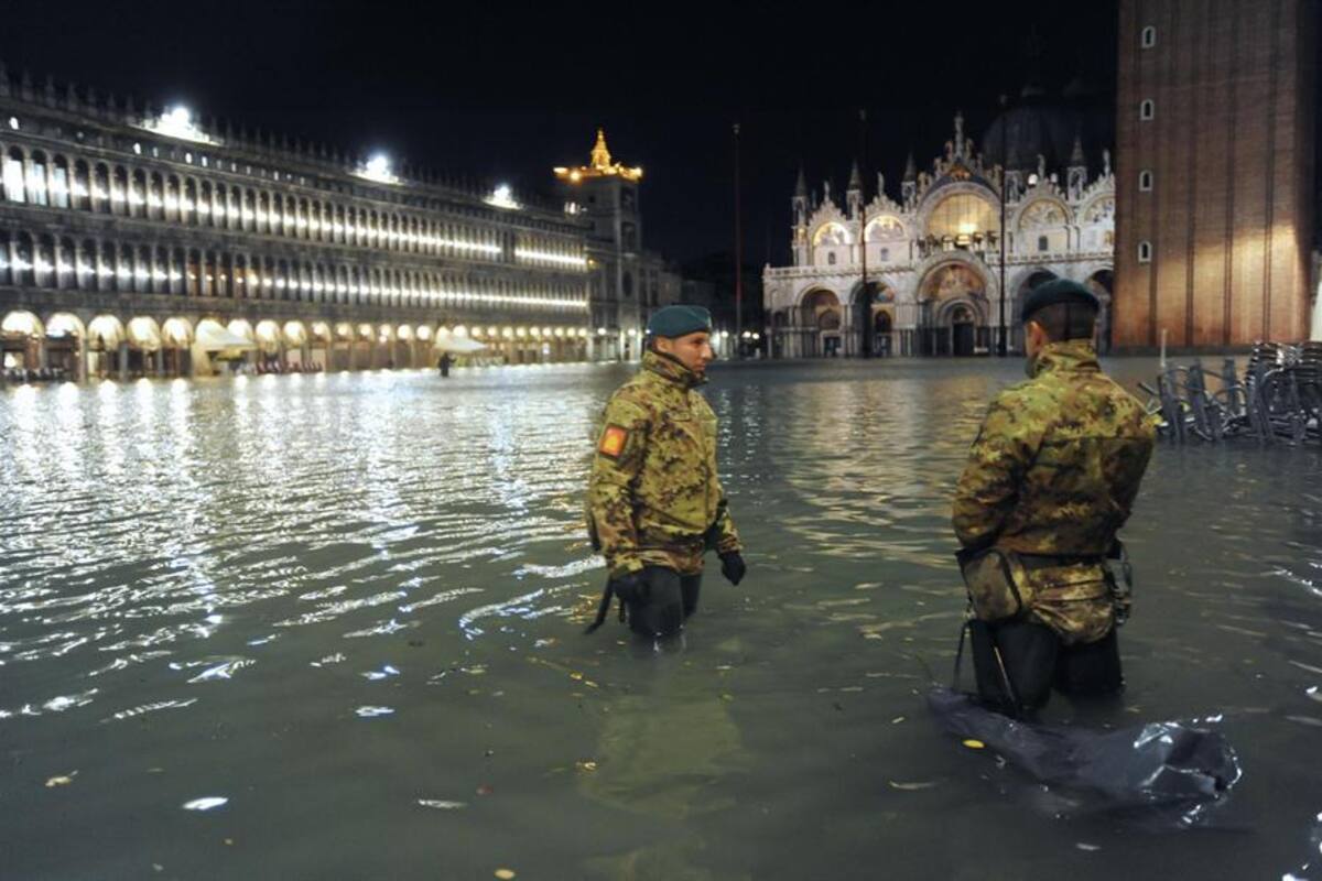 Venecia sufre su peor inundación desde 1966