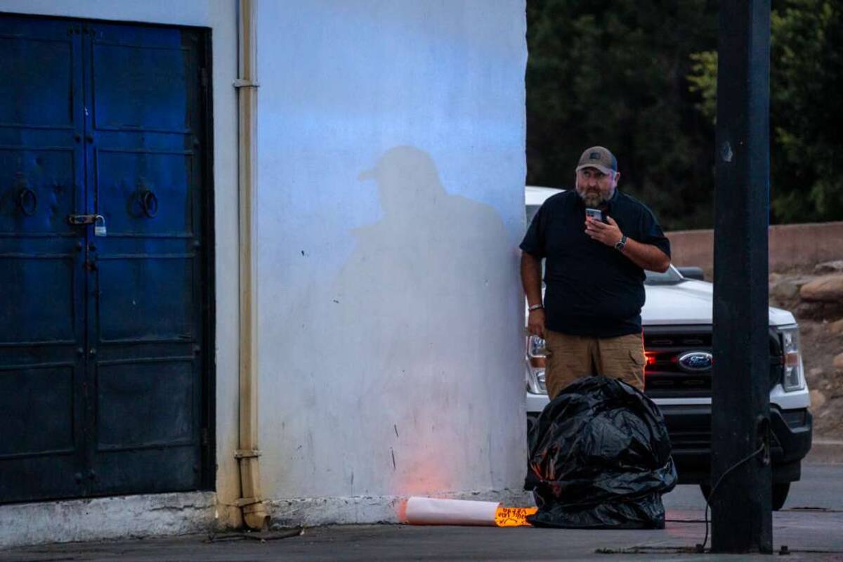 Las amenazas fueron dirigidas a los cantantes Javier Rosas y Panchito Arredondo y fueron localizadas junto a hieleras con restos humanos en dos puntos de la ciudad. Foto: Border Zoom