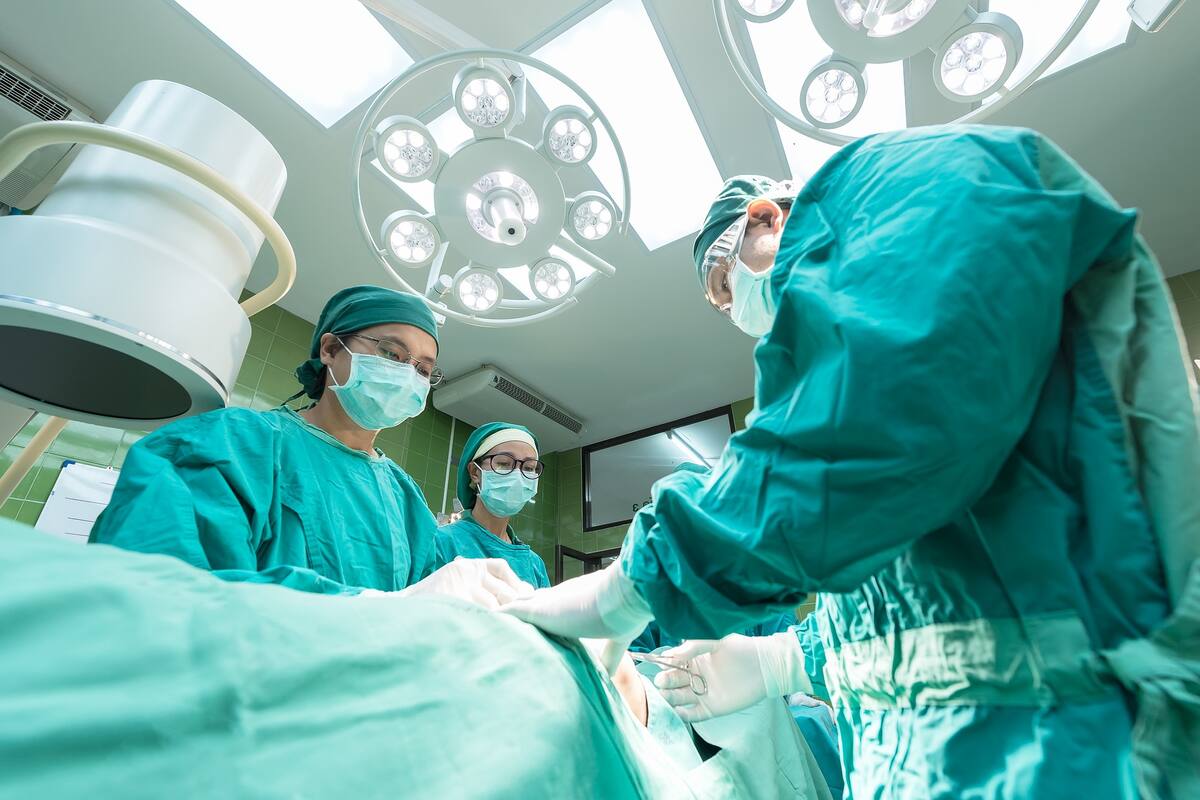 IMSS reprograma cirugías no urgentes por coronavirus