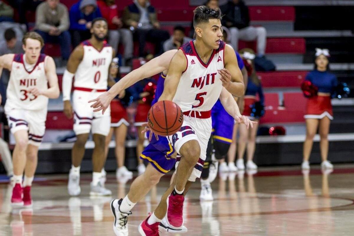 El sonorense Diego Willis crece en el basquetbol de la NCAA
