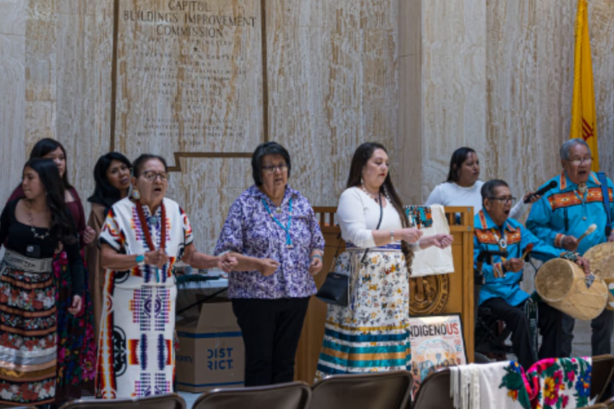Nuevo México investigará esterilizaciones forzadas de mujeres nativas por parte del Servicio de Salud Indígena en la década de 1970 en Estados Unidos