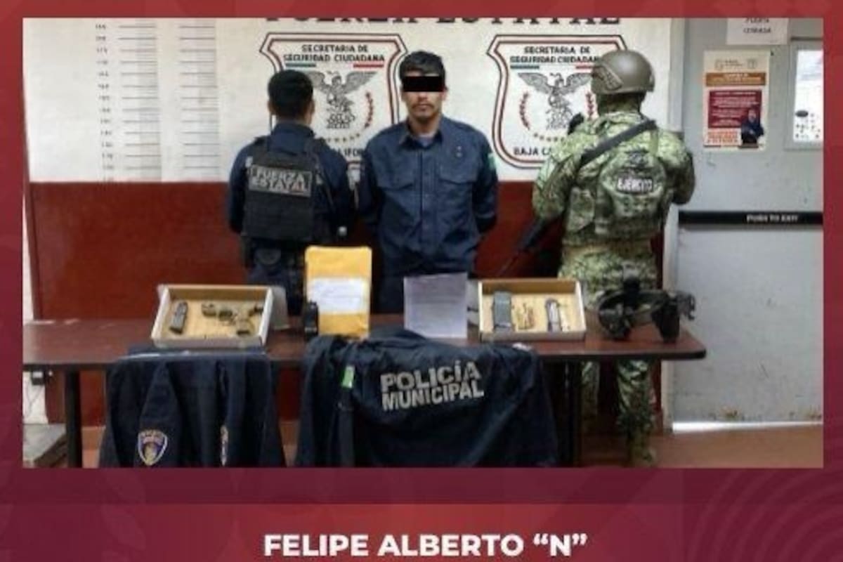 Detienen a hombre armado, con vehículo robado y uniforme policial
