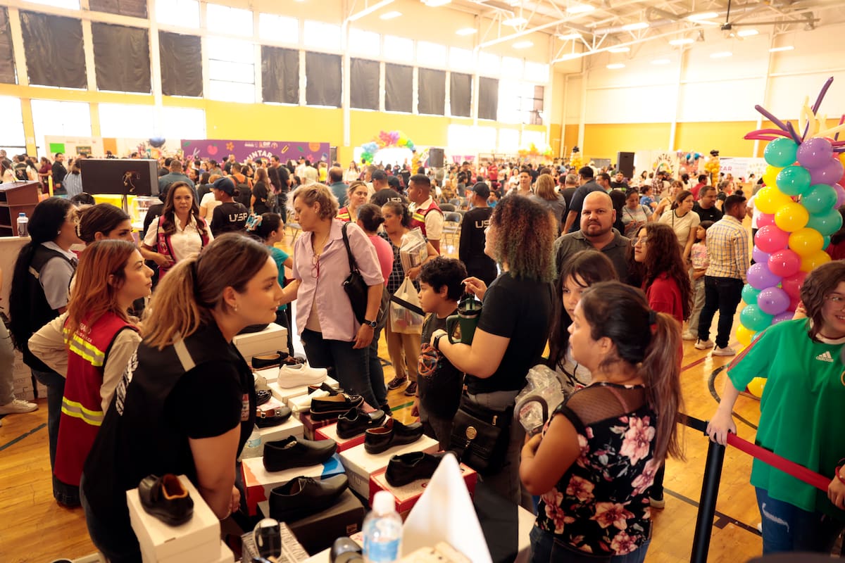 Acuden familias a Bazar Escolar del DIF Sonora en busca de ahorro ¿Habrá otro?