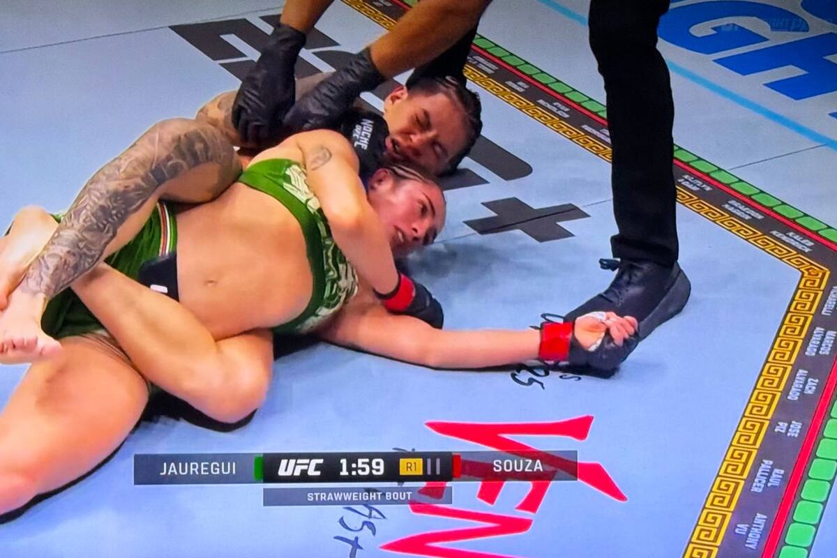 Yazmin Járegui cae en Noche UFC