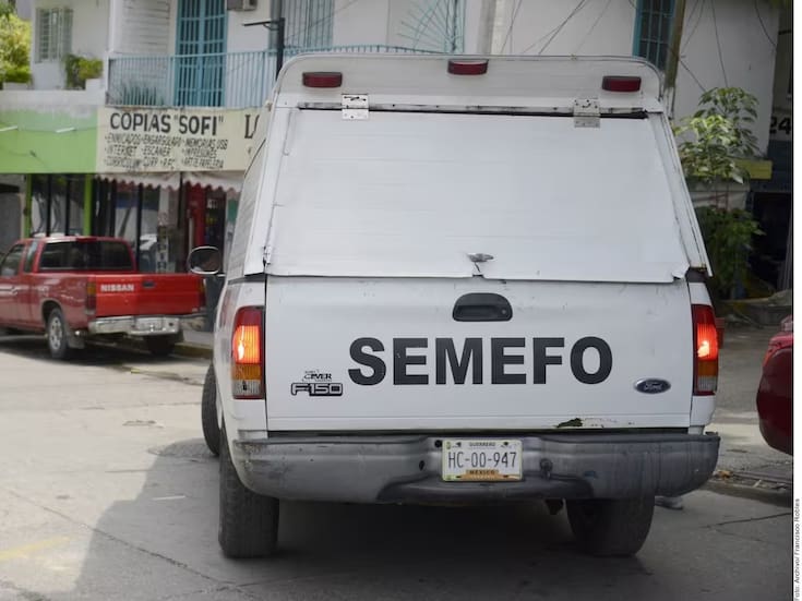 Reparaba un vehículo en su domicilio y le cayó encima; pierde la vida