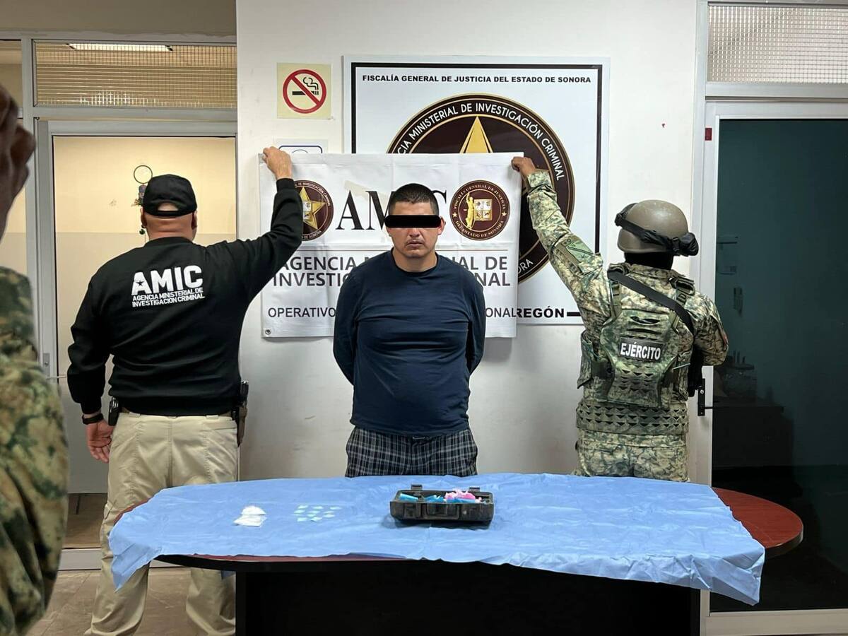 : Jesús Ramón “N”, de 34 años, detenido durante un operativo de la Fuerza de Tarea Interinstitucional en Cajeme, Sonora, por presuntos cargos de narcomenudeo. / FGJE Sonora.