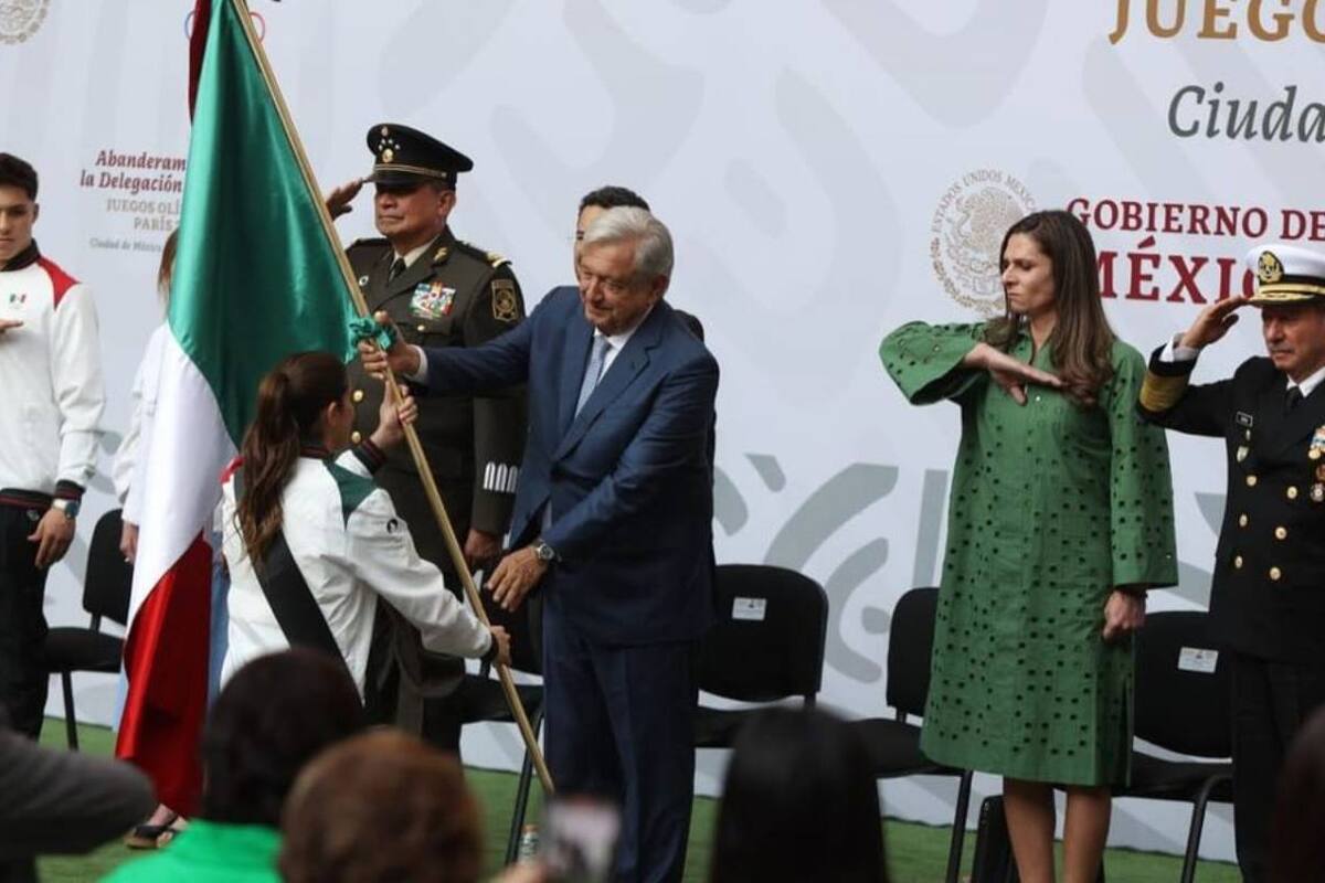 AMLO abandera a la delegación mexicana para los Juegos Olímpicos