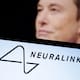 Volver a ver con una alta resolución con el tiempo, apuesta Neuralink, el proyecto fundado por Elon Musk y que reveló que ya hay más de 20 personas con implantes cerebrales en el mundo como parte de ensayos de prueba