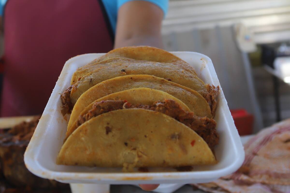 Vende tacos para pagar trasplante: Covid atrofió sus riñones