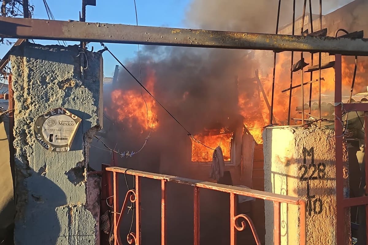 Bomberos Tijuana sofocan dos incendios en distintas zonas de la ciudad