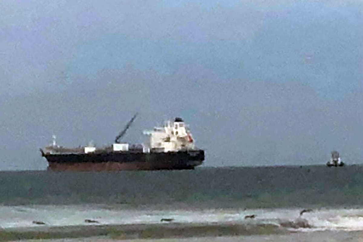 Esperan 6 buques con gasolina frente a Pemex
