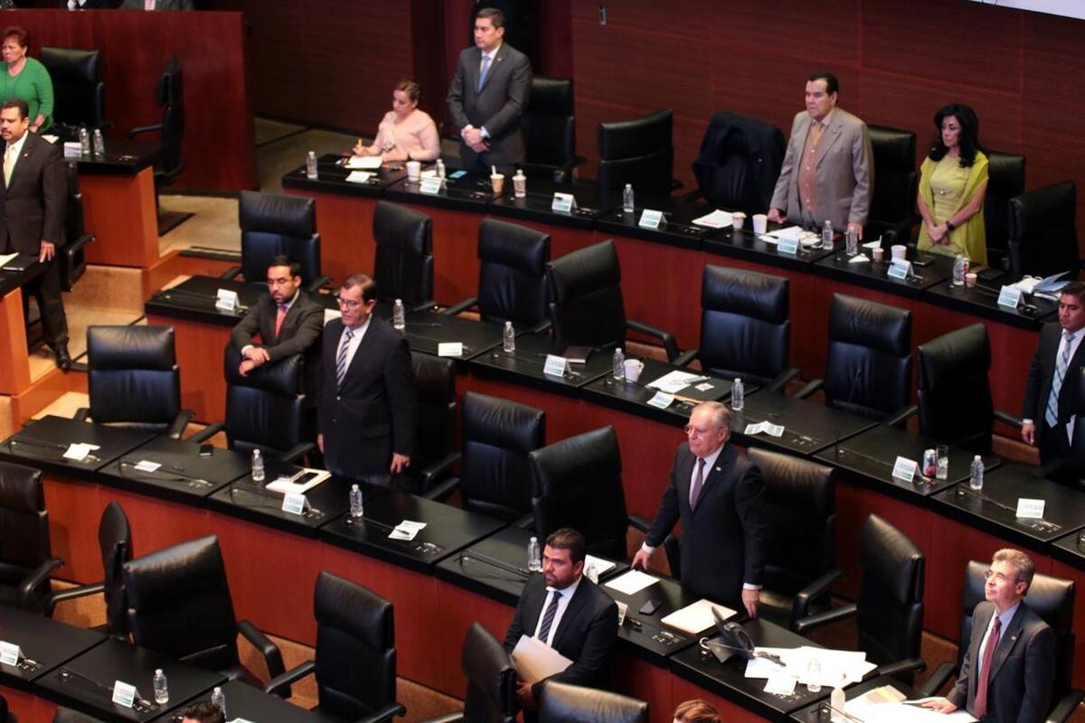 La renuncia de Urzúa "pone al gabinete en terapia intensiva": Senador