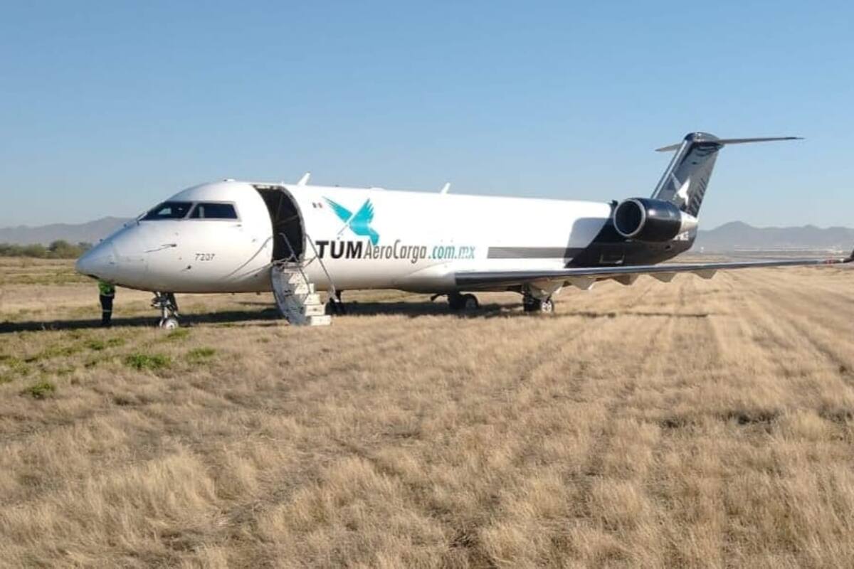VIDEO: Avión de carga sufre desperfecto mecánico y se sale de la pista en Hermosillo