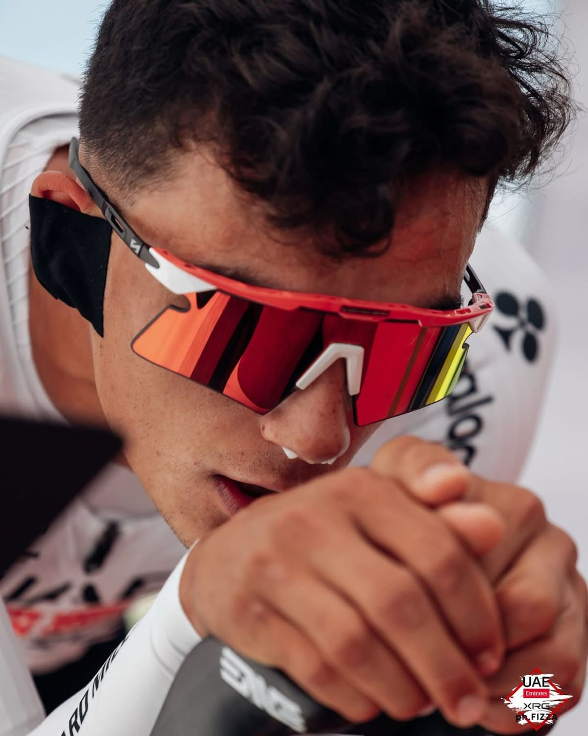 El ciclista bajacaliforniano Isaac del Toro llegará como líder de la clasificación general a la etapa 3 de la Tirreno-Adriático 2026 tras finalizar segundo en la etapa 2 entre Camaiore y San Gimignano. Foto: Cortesía