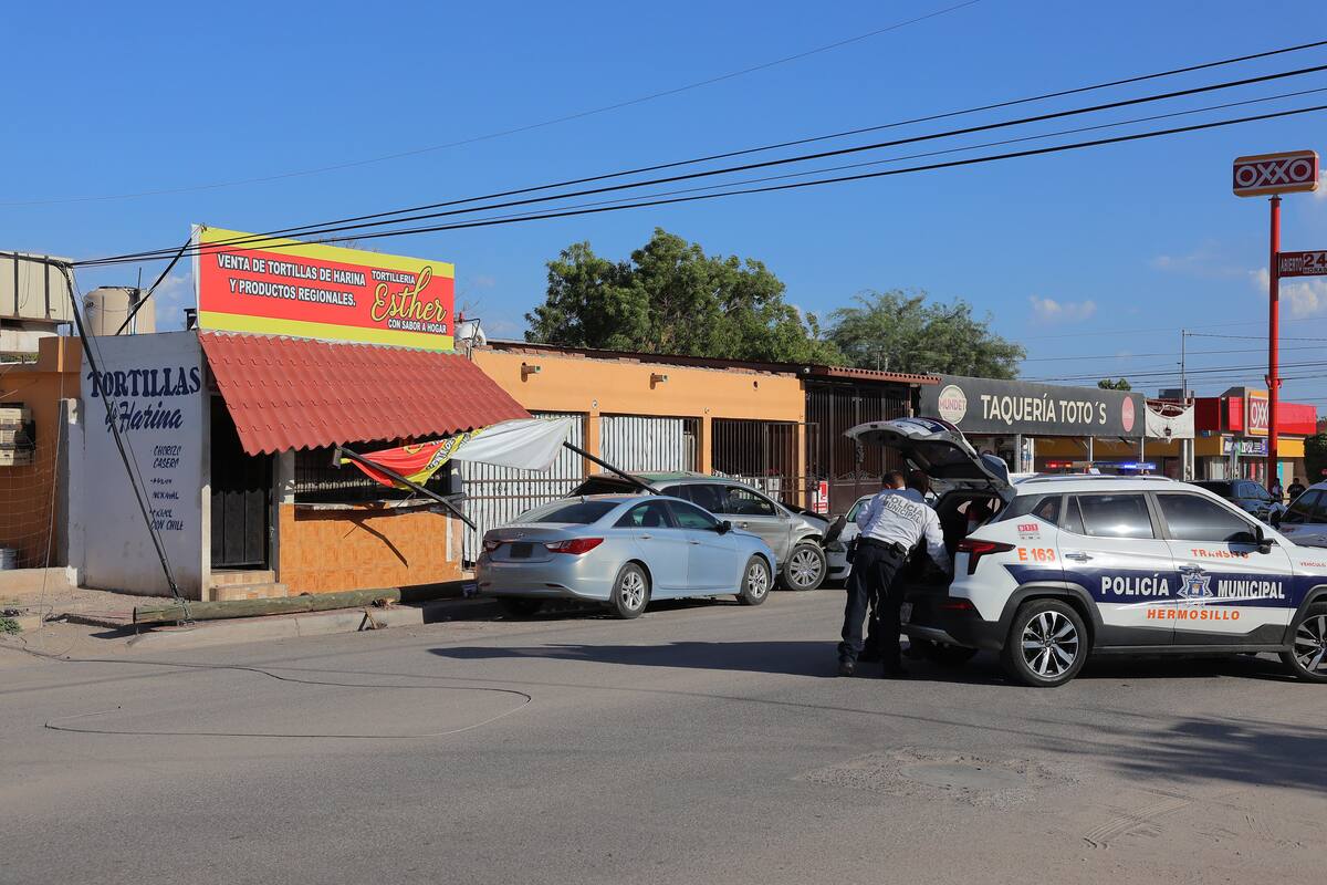 El día del accidente el oficial Jesús Edgardo se encontraba haciendo fila en la tortillería cuando fue impactado por un vehículo en descontrol, cuyo conductor ya fue vinculado a proceso. FOTO: JULIÁN ORTEGA